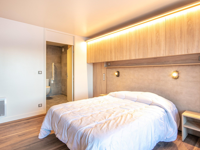 Room 3, 1BR Apartment Stay for 6 in Doucy, Savoie