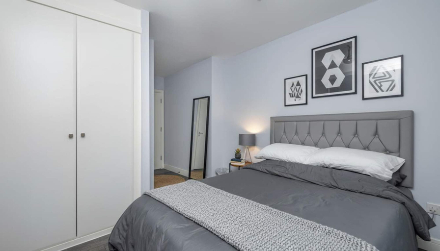 Room 2, London Flat With Private Entrance, London