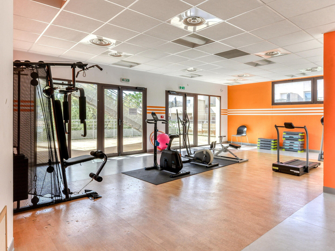 Fitness facility, AC Apartment with Pool View for 4, Gard