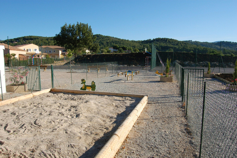 Sport court 2, Duplex in Tourrettes With Pool Access, Var