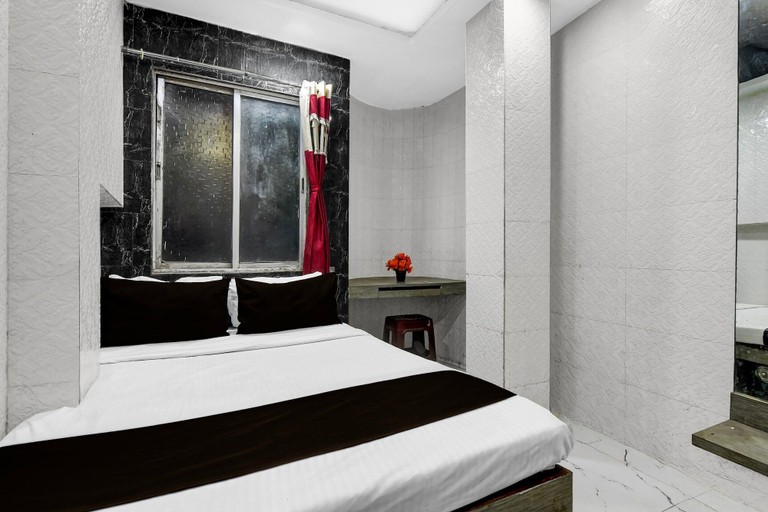 Room 5, Premium Girish Park Metro Station Kolkata, Kolkata