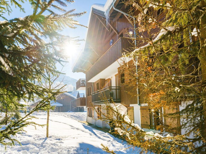 View from property 3, Stunning Mountain Chalet With Heated Pool, Haute-Savoie