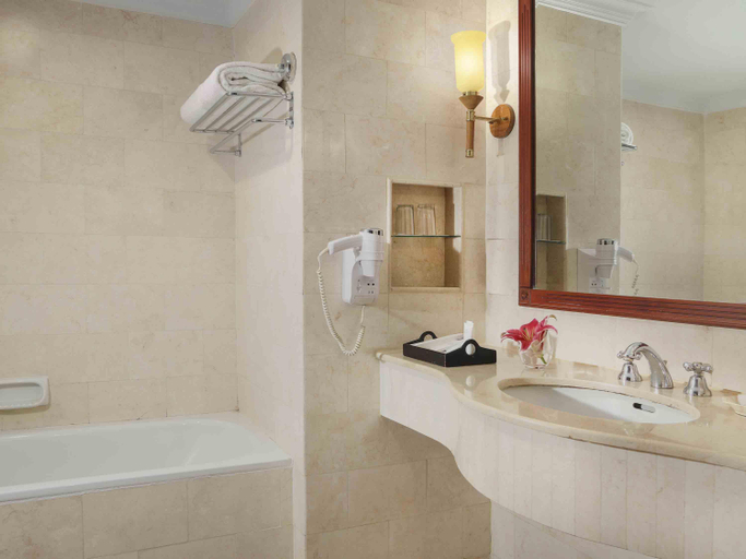GRAND MERCURE MAHA CIPTA MEDAN - Tap to explore photos