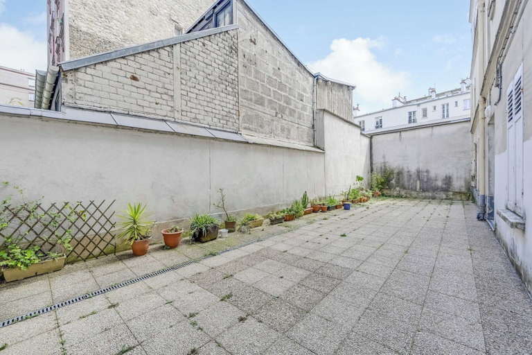 Property grounds 4, Design Studio for 2P - Batignolles, Paris