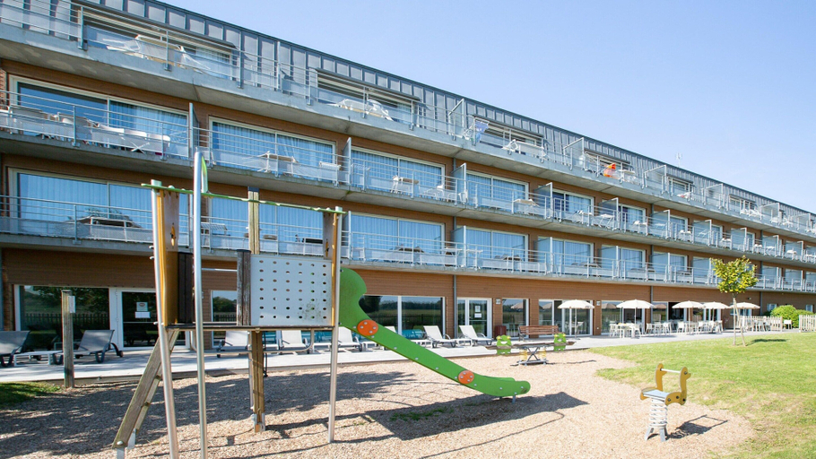 Garden 3, Coastal Apartment Stay for 4, Ille-et-Vilaine