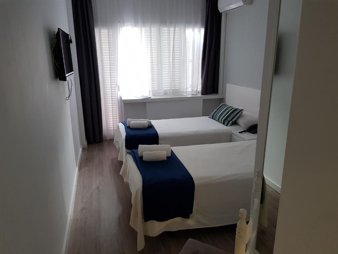 Bedroom 3, Hotel Checkin Victoria, Girona