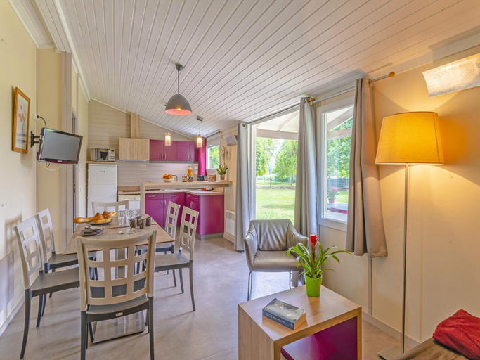 Dining 4, Serene Cottage Near Lot River, Lot-et-Garonne