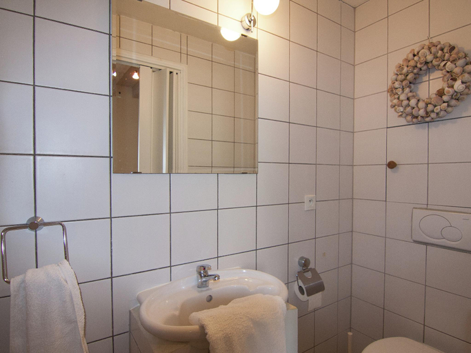 Bathroom 3, Cozy Cottage in Roussines, Dordogne, Charente