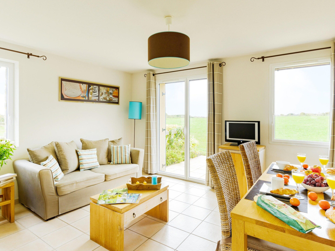 Living room 2, Charming Breton Duplex Cottage, Ille-et-Vilaine
