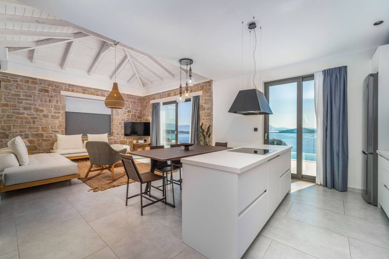 Room 2, Smirties Villa Pasithea 4bed, Ionian Islands