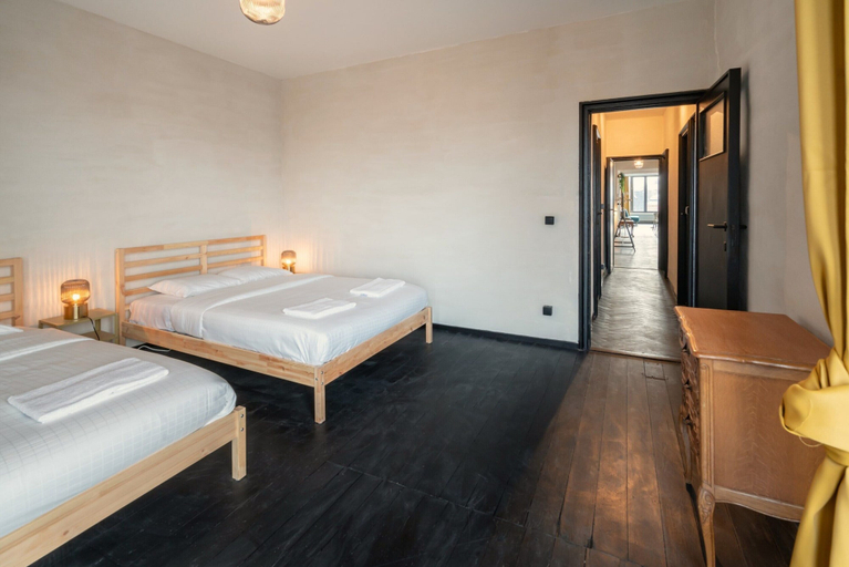 Room 5, 2BR Apartment Near Grand Central for 14P, Antwerpen