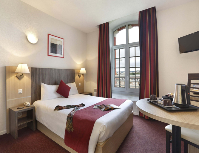 Room 4, Refined Champagne Stay for Two, Marne