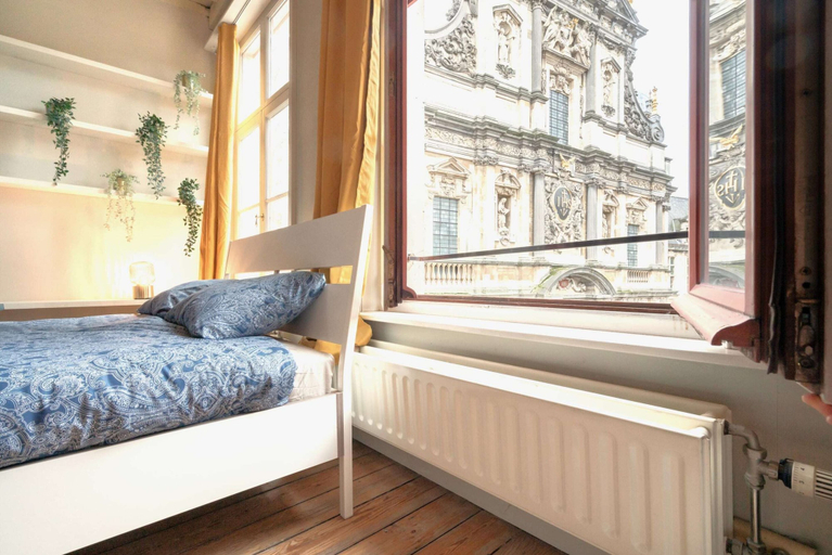 Room 5, Spacious Duplex in Antwerp Old Town, Antwerpen