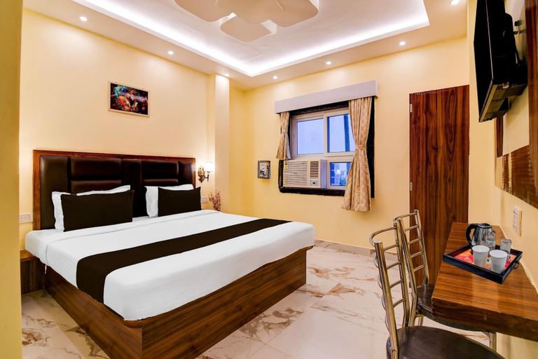 Room 4, Deluxe Shri Jagannath Homestay, Puri