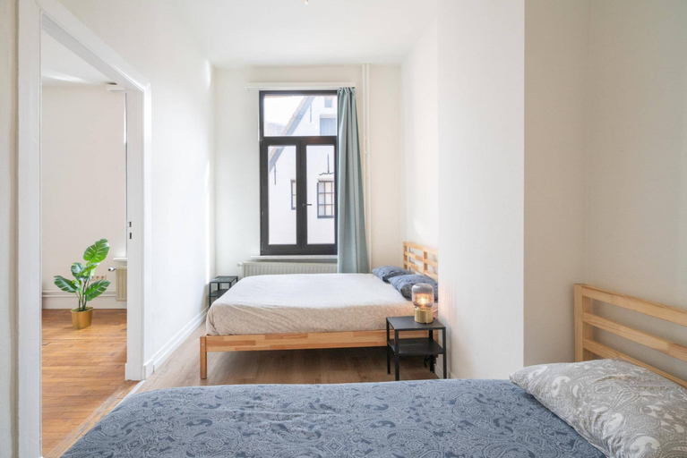 Bedroom 2, Lively City Getaway for 10 Near Meir, Antwerpen