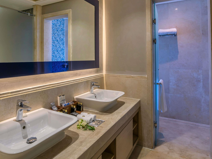 Bathroom 5, Rixos Premium Magawish Suites and Villas, Al-Ghurdaqah