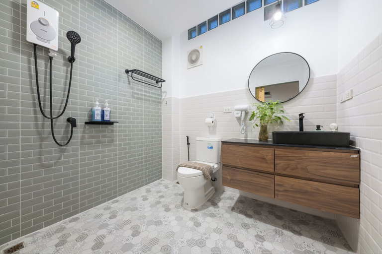 Bathroom 4, Lee's Mark Residence, Muang Samut Prakan