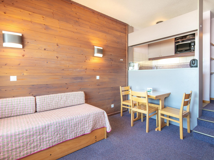 Living room 3, Compact Alpine Stay for 3 in Doucy, Savoie