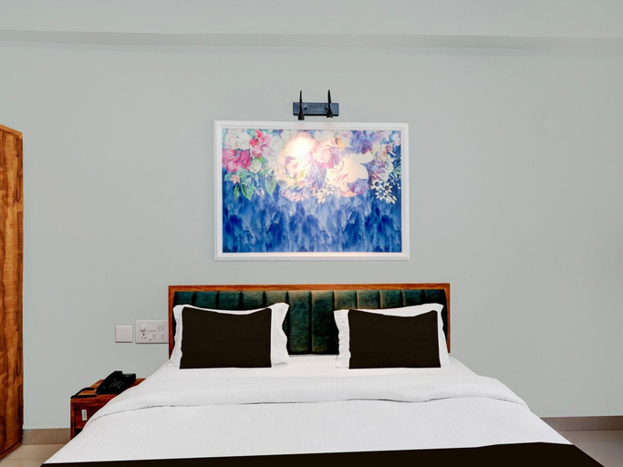 Room 5, Deluxe Udaipur City Railway Station, Udaipur