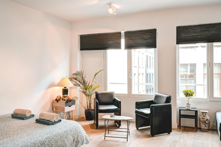 Room 5, 9-persons Apartment in Antwerp, Antwerpen