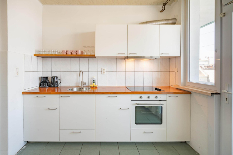 Private kitchen 5, Large Antwerp City Center Apartments2bbkwi-fi, Antwerpen