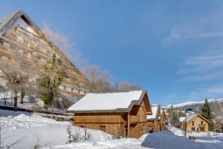Exterior 5, Cosy Alpine Studio for Romantic Getaway, Isère
