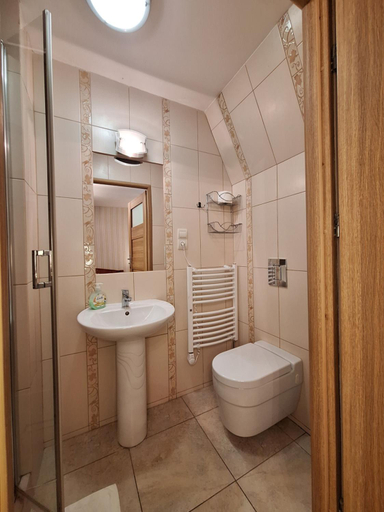 Bathroom 3, Dworek Lesny, Kłodzko