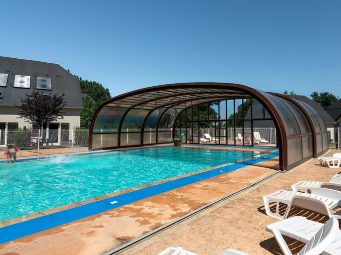 Pool 3, Spacious House for 6 in Parentis, Landes