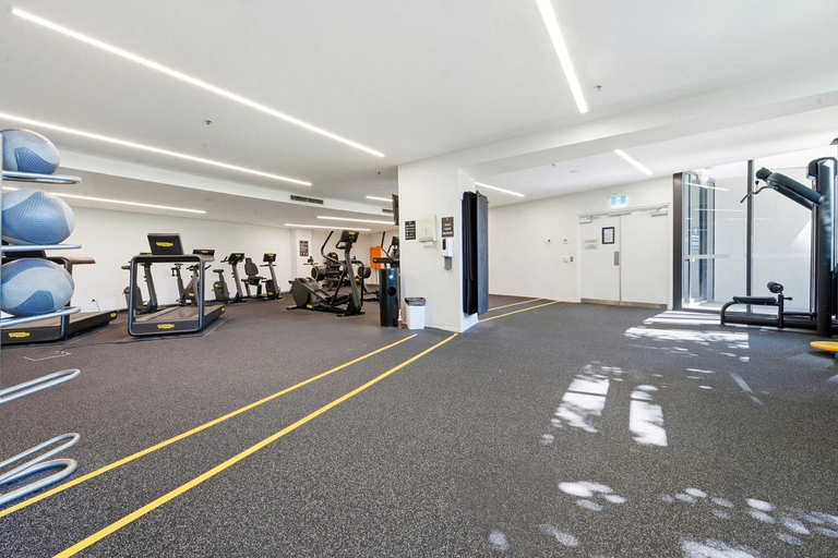 Spa treatment 5, Stylish 1BR CBD w/ Parking Lot, Canberra
