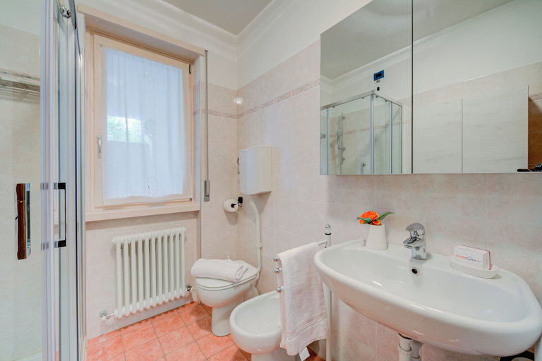 Bathroom 5, Casa Karin With Large Terrace and Garden, Trento