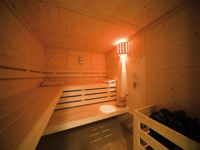 Sauna, Brittany Golf Cottage for 4, Morbihan