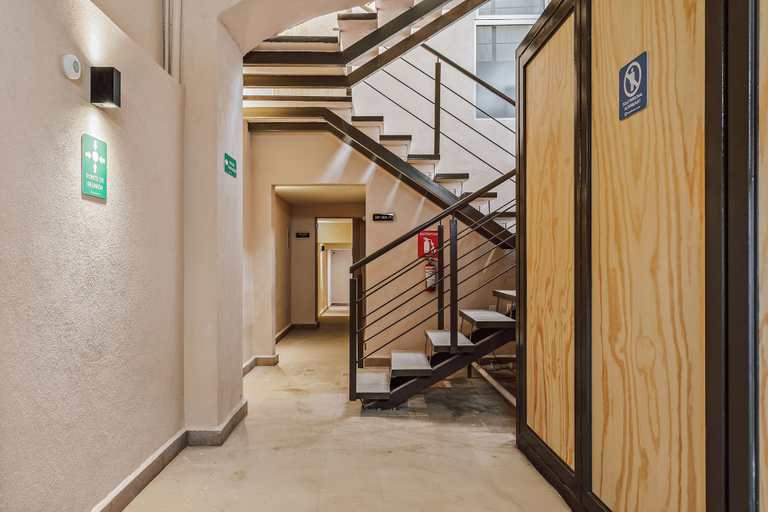 Interior 5, Casona 109 By Homirent, Querétaro