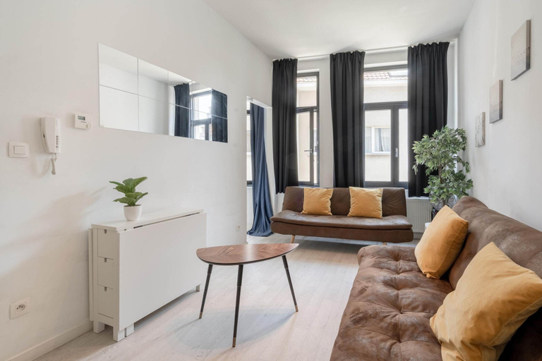 Living room 4, Cozy Antwerp Apartment Stay for 7, Antwerpen