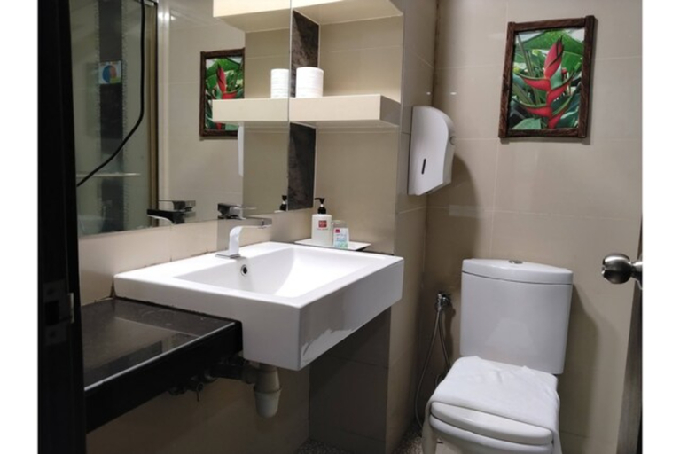 Bathroom 5, Townhouse Near Tanjung Batu Formerly 900 Inn, Bintulu