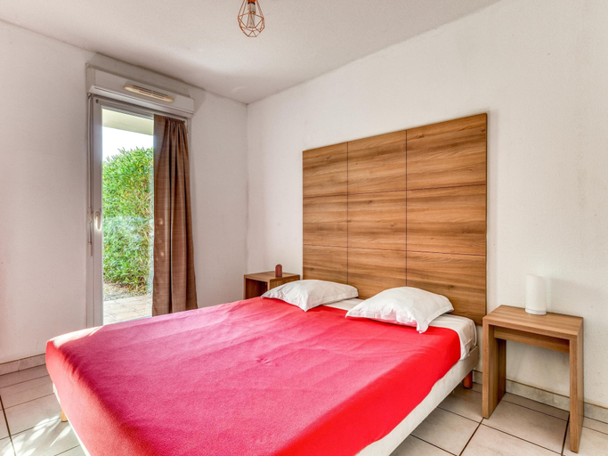 Room, Pool View Apartment by the French Marina, Gard