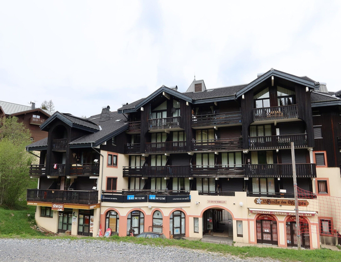 Exterior 2, Central Alpine Stay for 5 in Morillon, Haute-Savoie