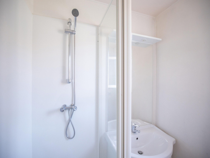 Bathroom, 4-guest House in Soustons-plage, Landes