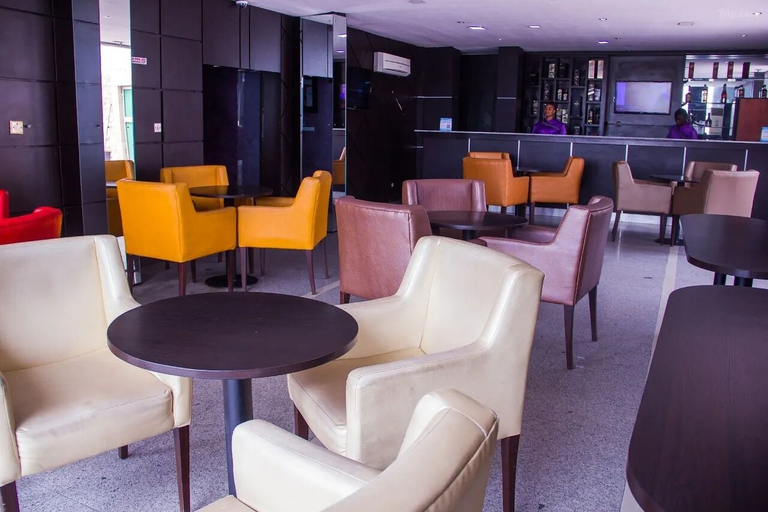 Dining, paris suite, Wamba