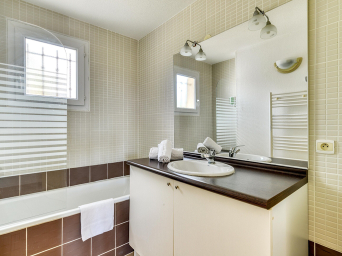 Bathroom 5, Home With Exclusive Swimming Pool, Aude