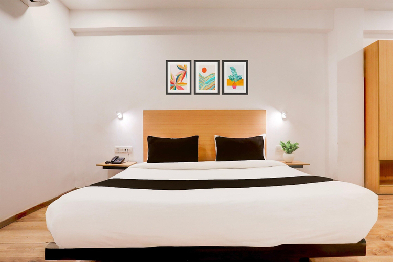 Room 2, Super Deluxe Roomhotel Santosh Palace, Kaushambi