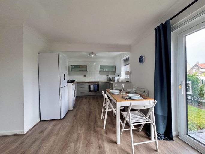 Private kitchen 2, Mariner's Apartment by Week2Week, North Tyneside
