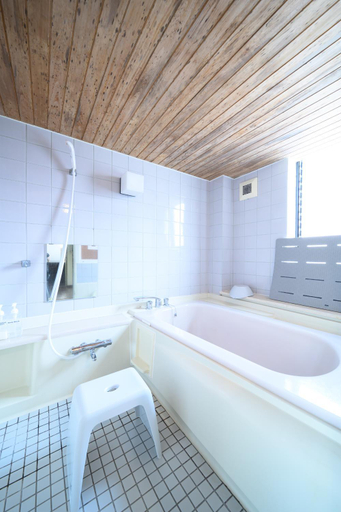 Bathroom 4, Good Morning House, Takayama