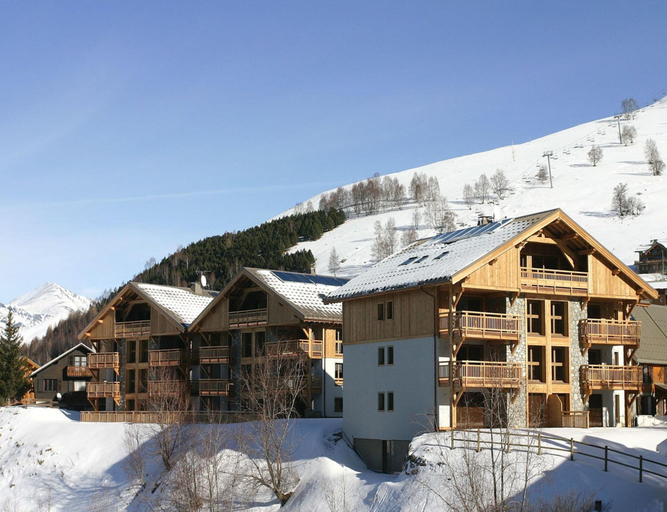 Exterior 3, Alpine Apartment for a Family of 6, Isère