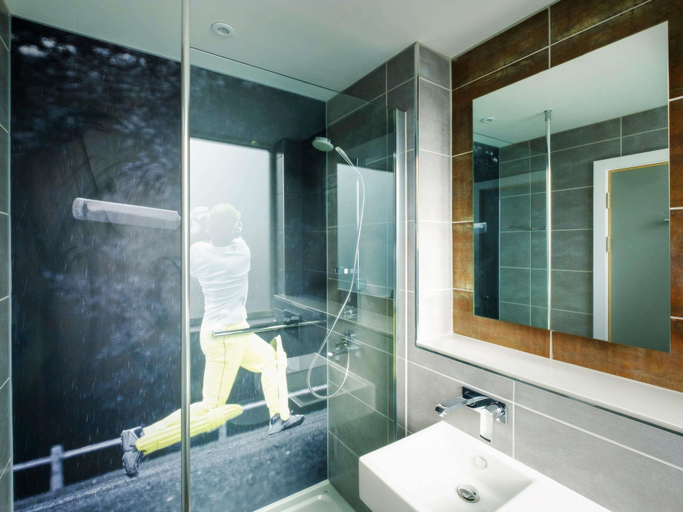 Bathroom 5, ibis Styles Leeds Centre Arena, Leeds