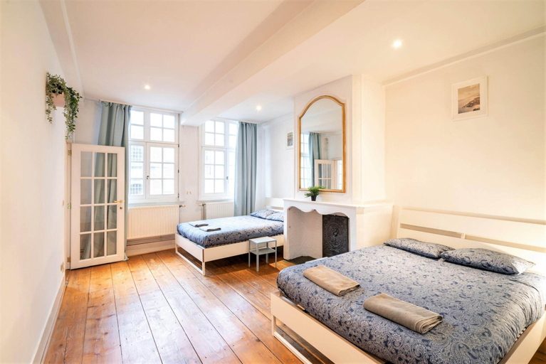 Room 4, Deluxe Capital Street Stay for 12, Antwerpen