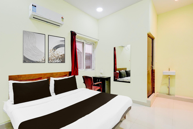 Room 5, Classic Shree Srinivasa Hotel, Ranga Reddy