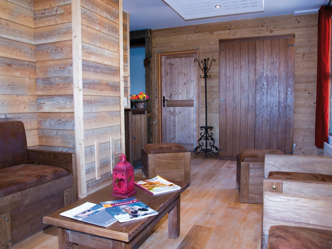 Living room 5, Ski Chalet Apartment for 6, Hautes-Pyrénées