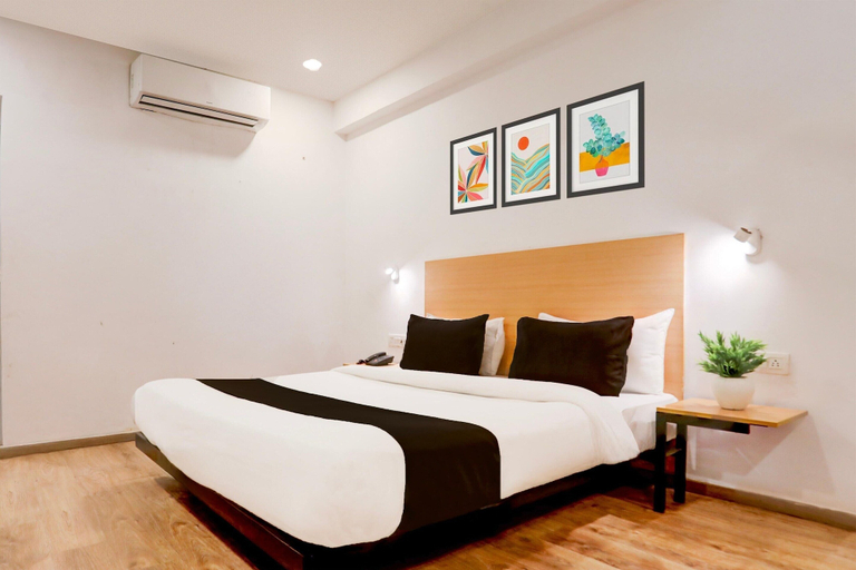 Room 5, Super Deluxe Roomhotel Santosh Palace, Kaushambi