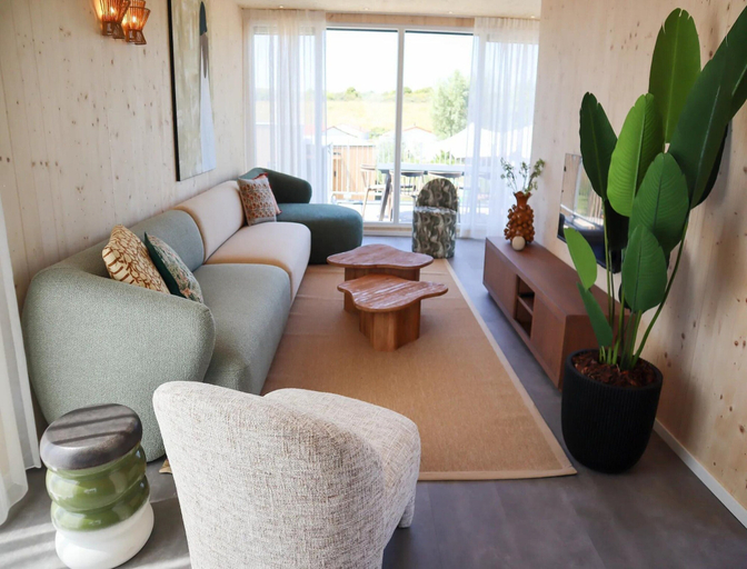 Living room 2, 4-Bedroom Stylish Bungalow by the Sea, 's-Gravenzande