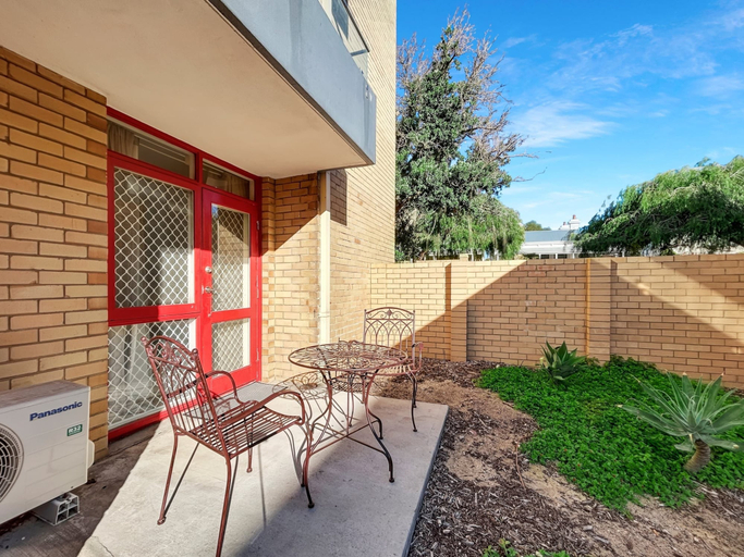 Balcony, Stylish 1-bed Apartment Near Fremantle, Fremantle